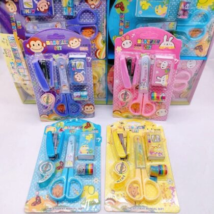 Paquete Kit Escolar 5 en 1  dispone 4 diseños